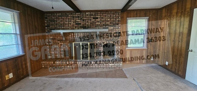 Building Photo - 306 Mustang Dr