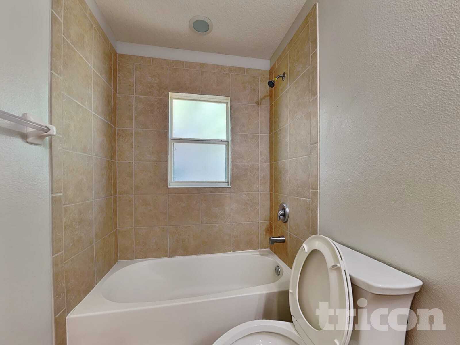 Building Photo - 10109 37th Ct E