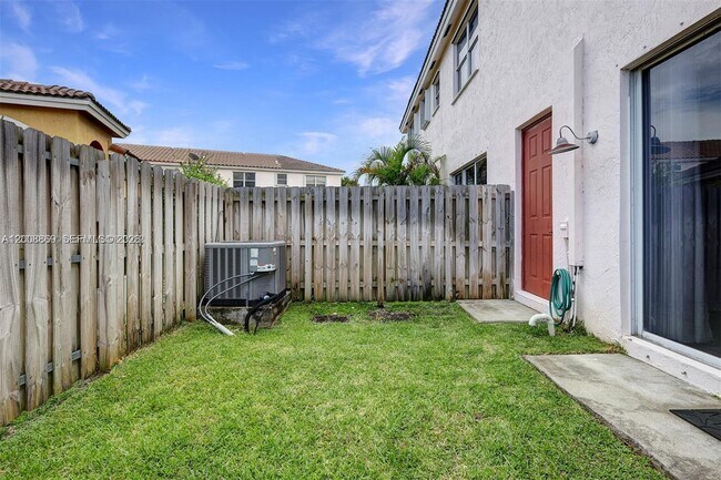 Building Photo - 2311 NE 42nd Cir