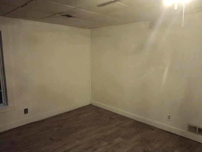 Building Photo - 719 S Park Ave