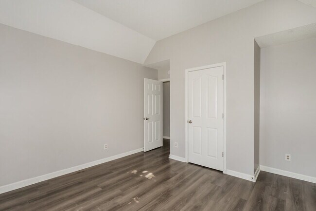 Building Photo - 2068 Heather Ridge