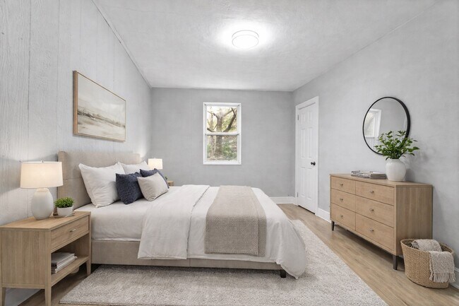 Building Photo - 28 Lydia St