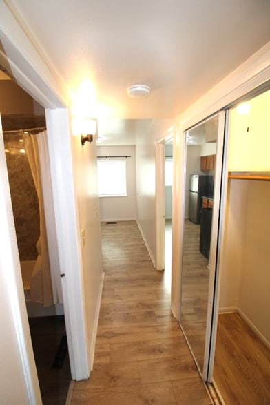 Building Photo - 501 E Prospect Ave