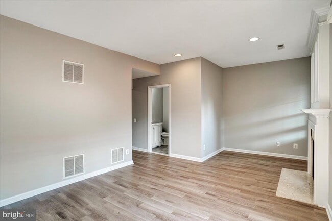 Building Photo - 43787 Virginia Manor Terrace