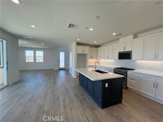 Building Photo - 36318 Warren Dr