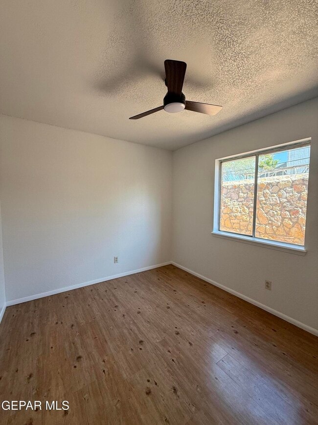 Building Photo - 1670 Jones Ln