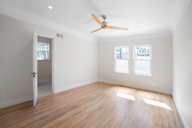 Building Photo - 1215 S Crescent Heights Blvd