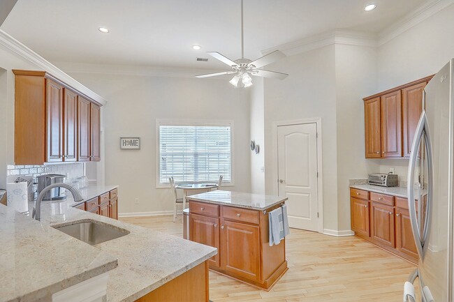 Building Photo - FULLY FURNISHED Mount Pleasant Home! 6 mon...