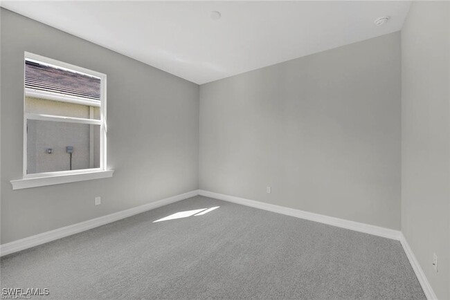 Building Photo - 319 Tamarindo Ln