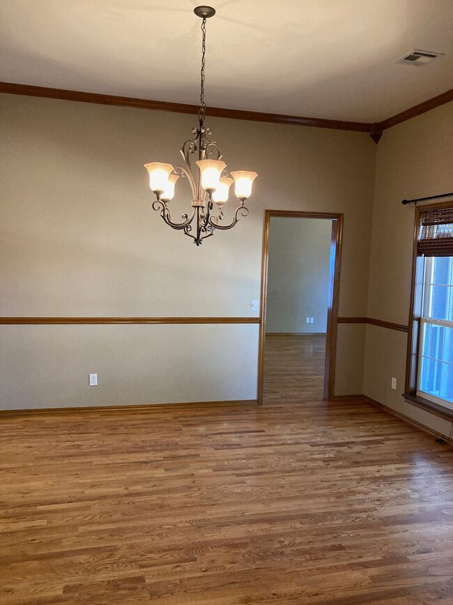 Building Photo - Gorgeous & Spacious 3 Bedroom Owasso Home-...