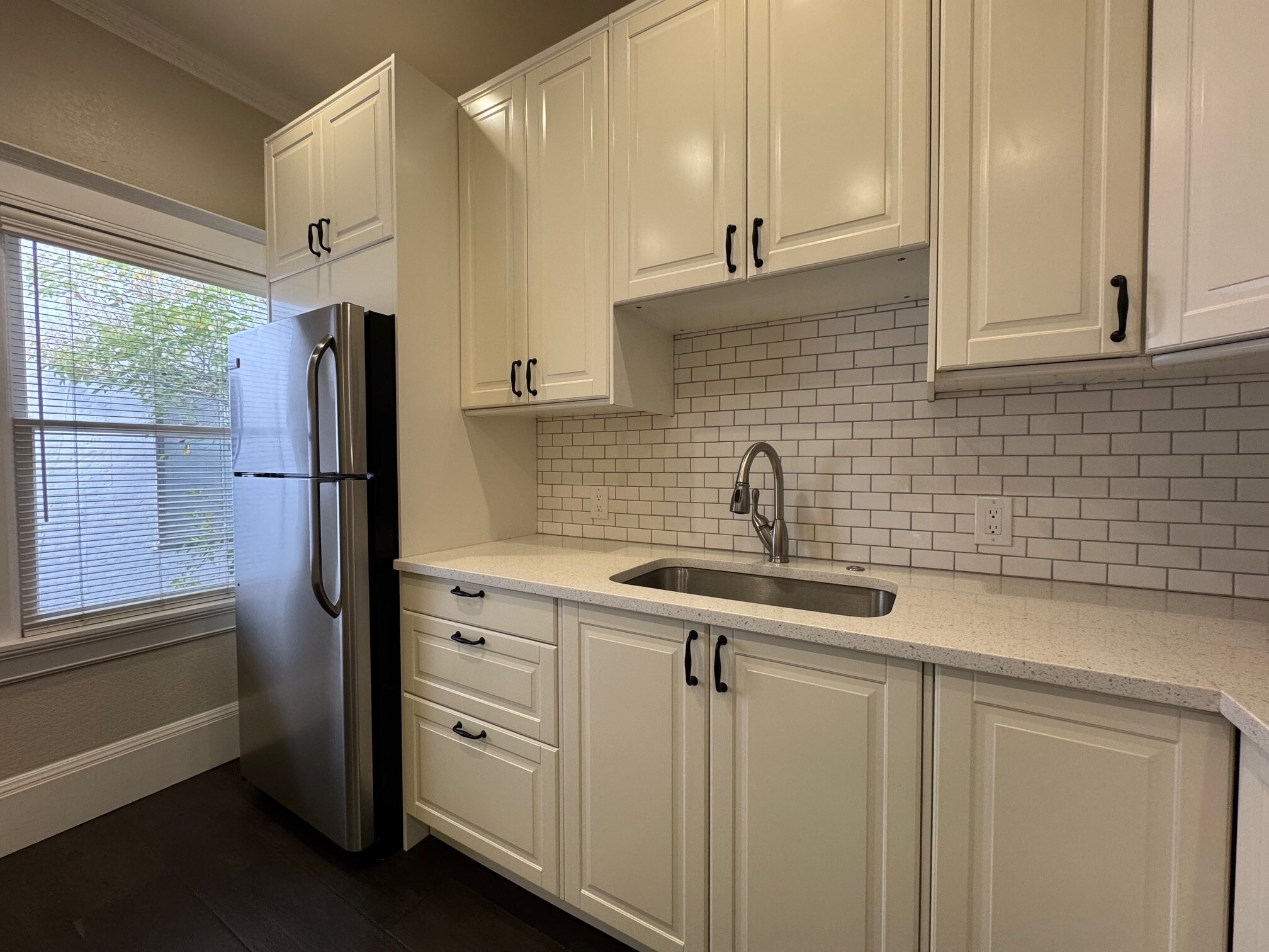 Building Photo - 2514 Central Ave