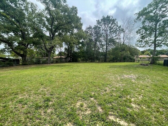 Building Photo - 122 Hillwood Dr