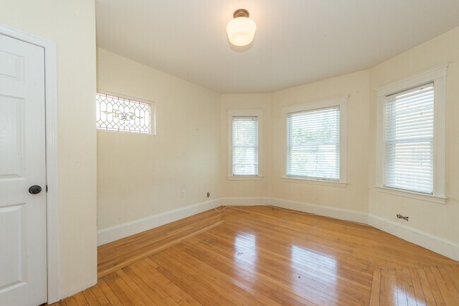 Building Photo - 27 Champney St