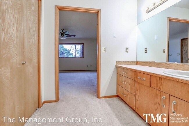 Building Photo - 2 br, 2.5 bath House - 13818 NW 10th Court #A