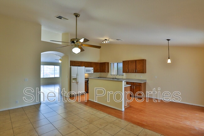 Building Photo - 8963 W Ocotillo Rd