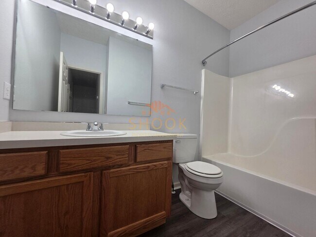 Building Photo - 3 BR Lindberg Village