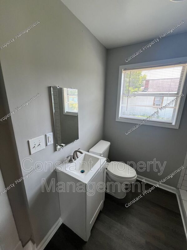 Building Photo - 495 Pittman St