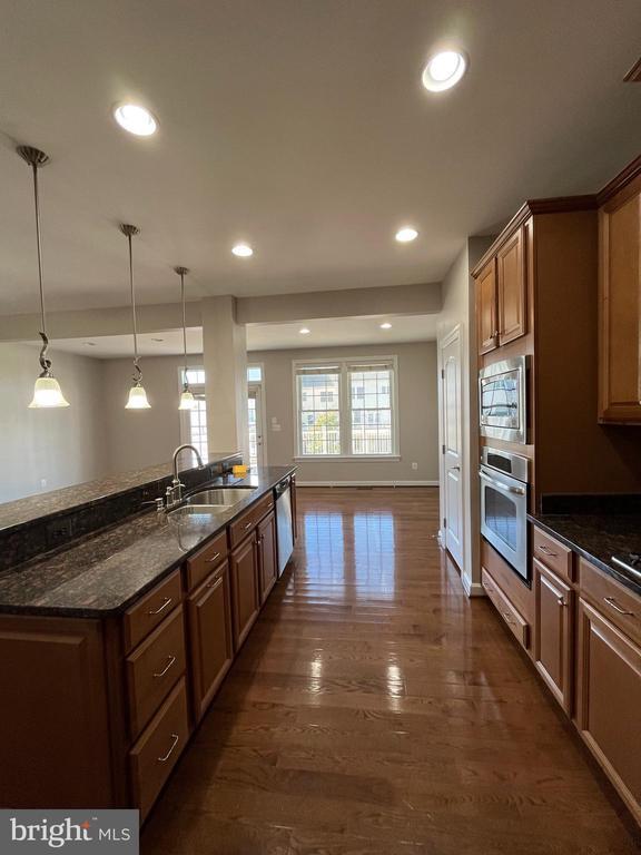 Building Photo - 21285 Park Grove Terrace