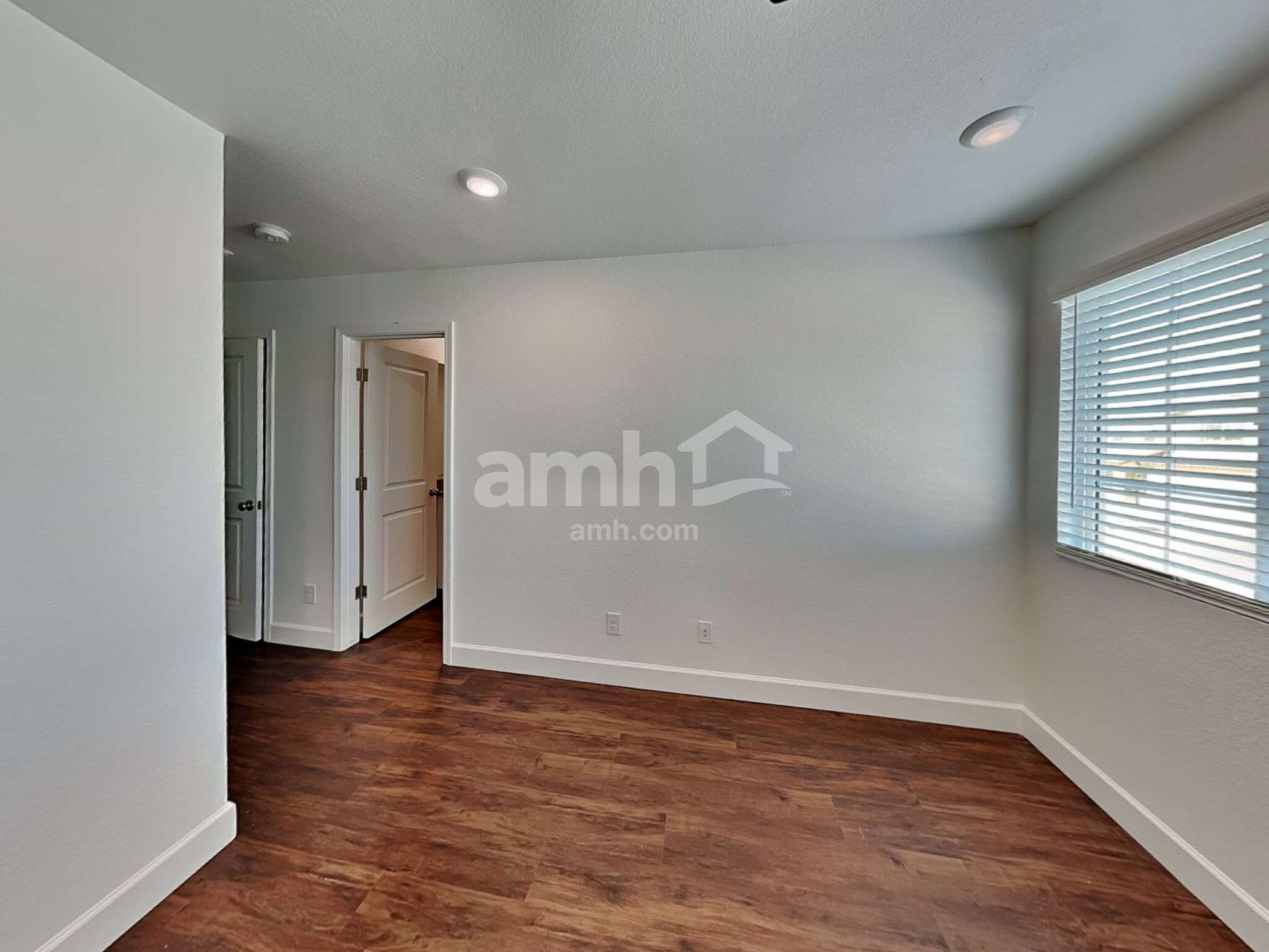 Building Photo - 9636 Harkes Dr