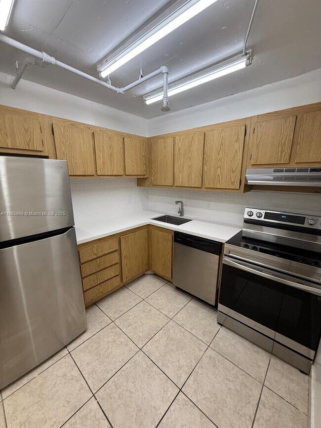 Building Photo - 1470 NE 123rd St