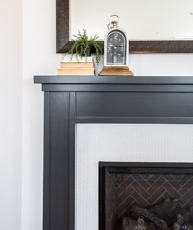 Building Photo - 724 13th St