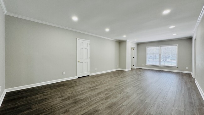 Building Photo - 815 W Palmetto St