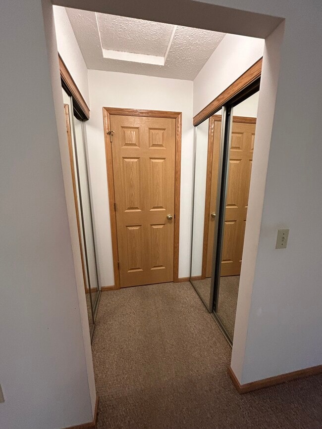 Building Photo - 651 Sturbridge Dr