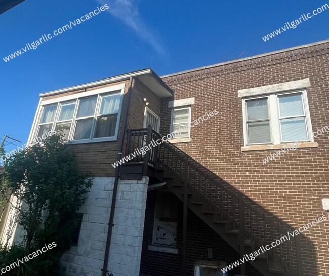 Building Photo - 3909 Fir St