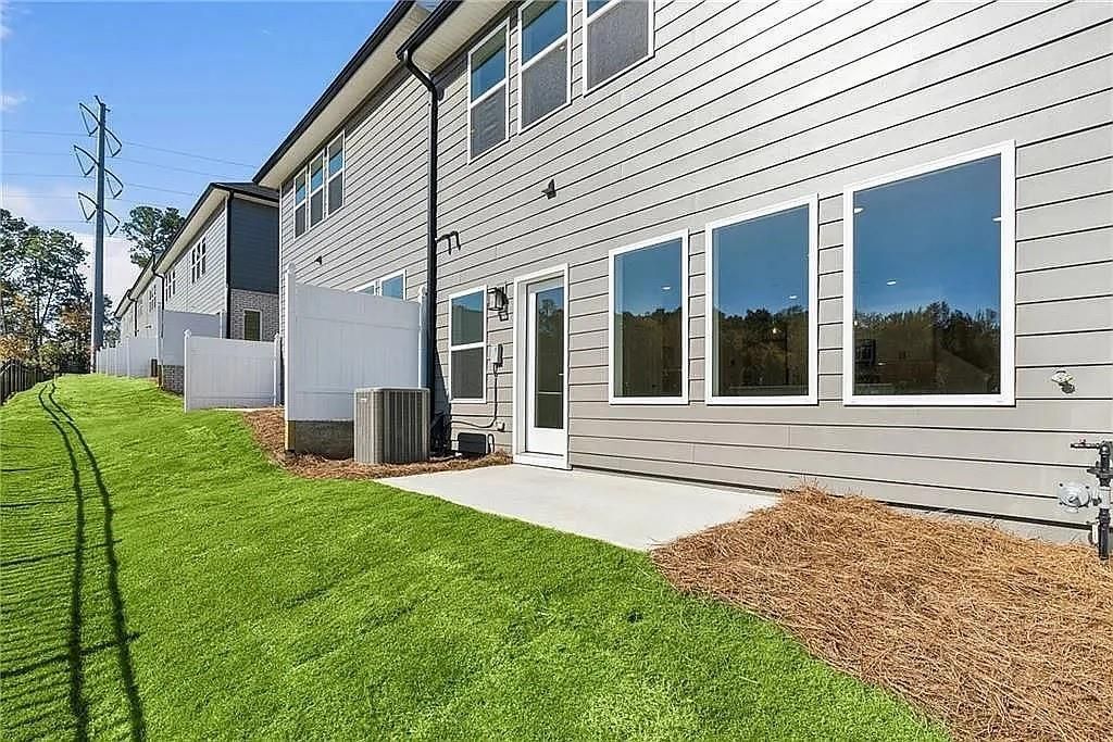 Building Photo - 166 Redbud Rd