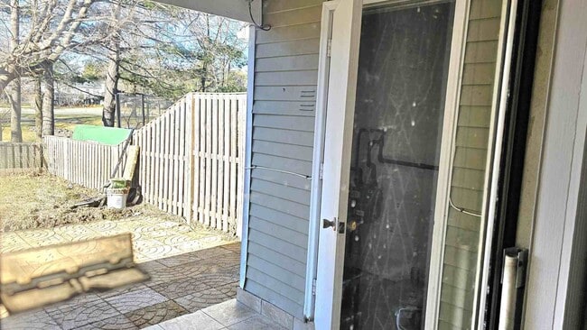 Building Photo - 37 Anderson Ct