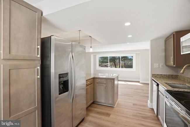 Building Photo - 9419 Merryrest Rd