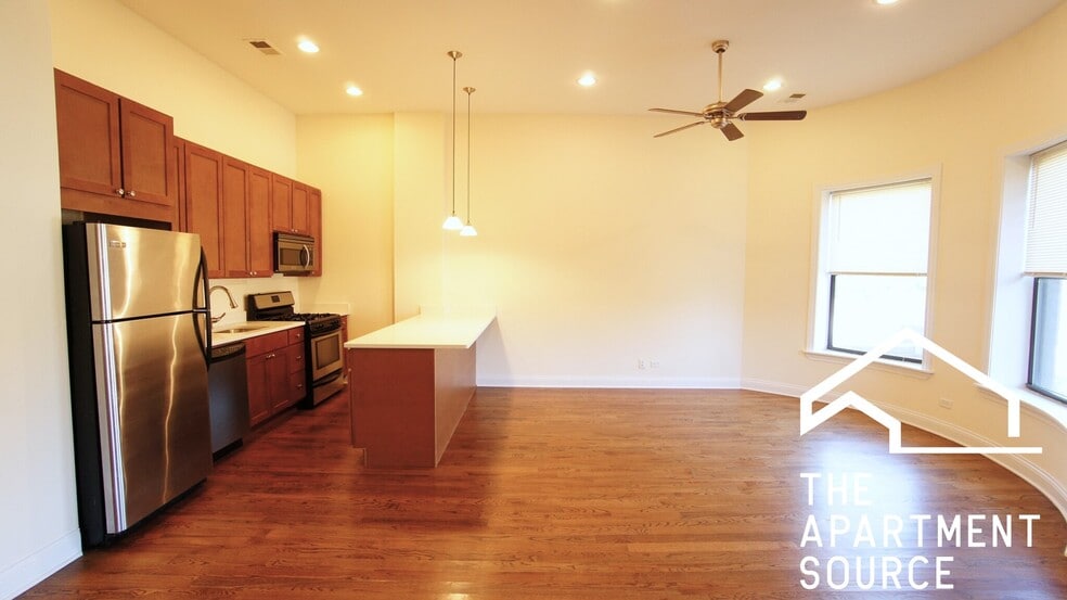 Primary Photo - 2836 N Albany Ave