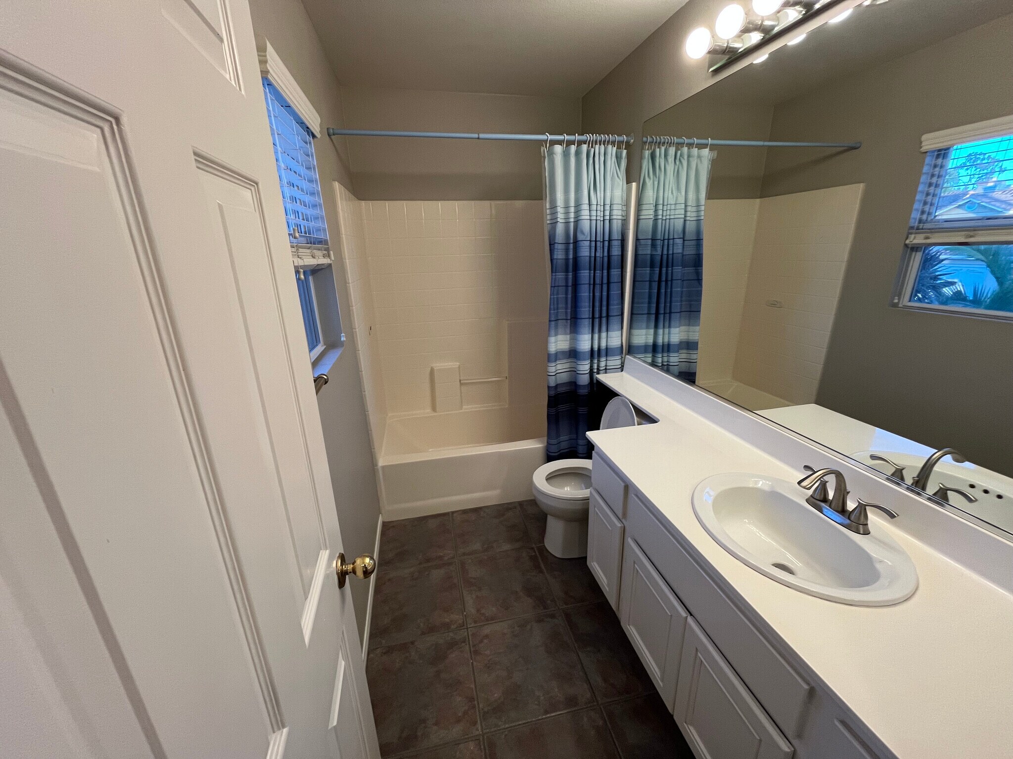 Building Photo - 1239 Calle Fantasia