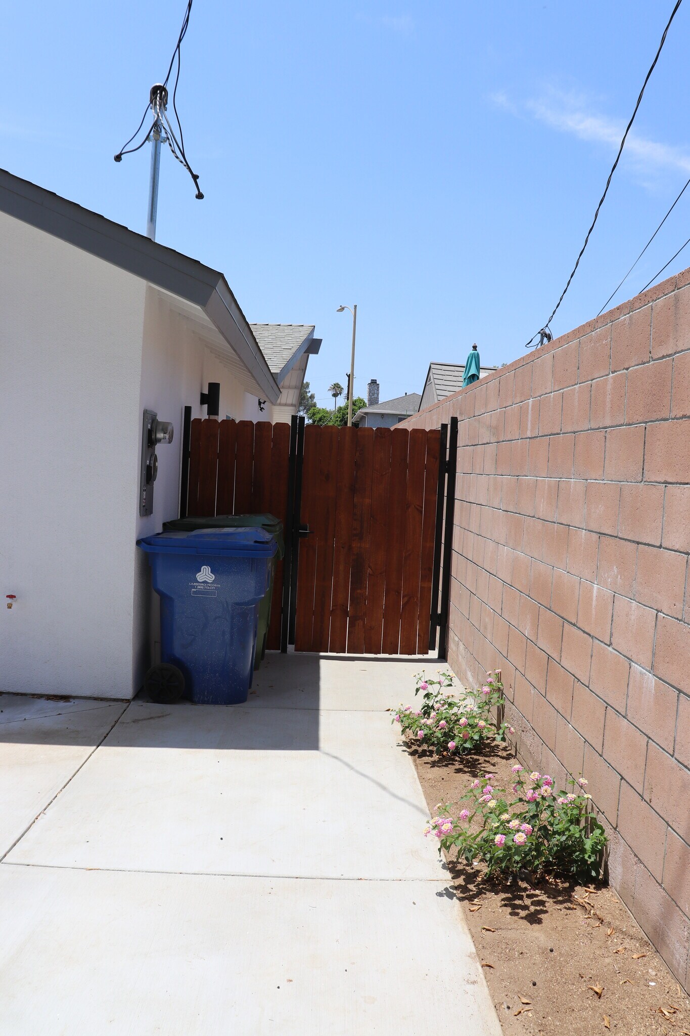 Building Photo - 9500 Penfield Ave