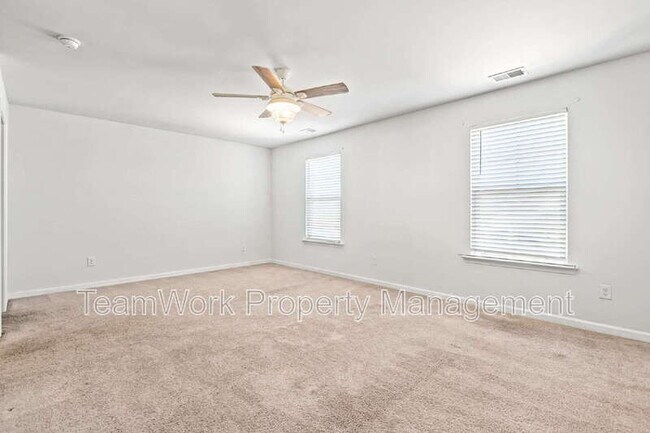 Building Photo - 413 Zenith Blvd