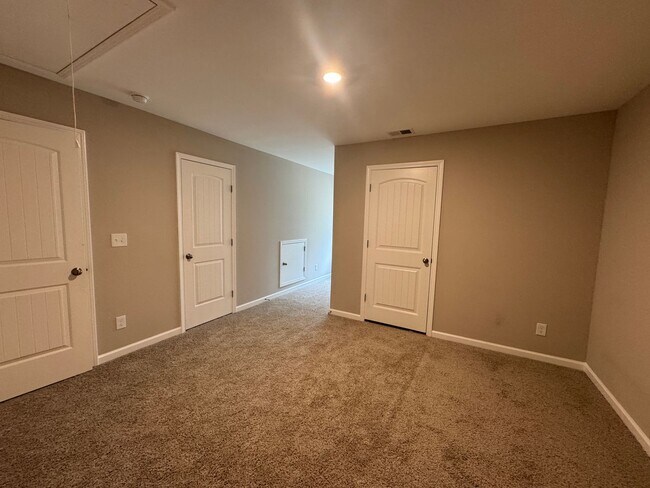 Building Photo - BRAND NEW 3 bedroom 2 bath townhome in the heart of Smyrna
