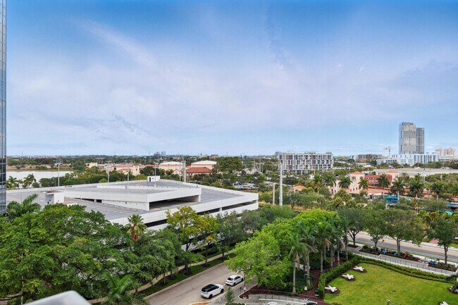 Building Photo - 300 S Australian Ave