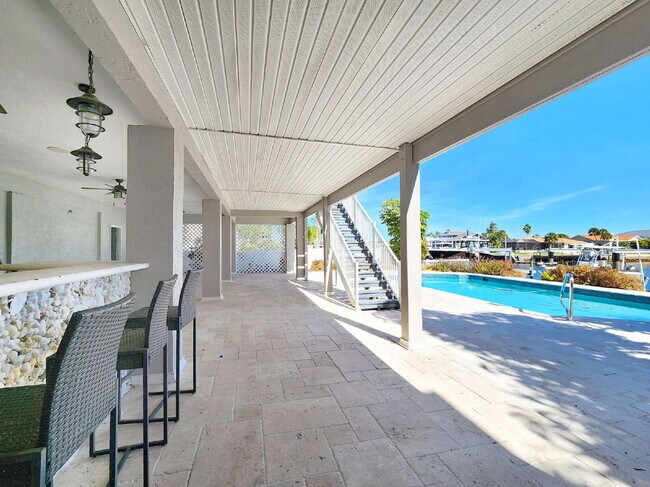 Building Photo - "3-Bed, 3-Bath Gem in New Port Richey with 2,233 Sq Ft of Living Space!"