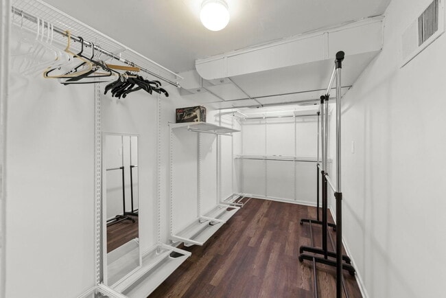 Building Photo - 415 Huntington Ln