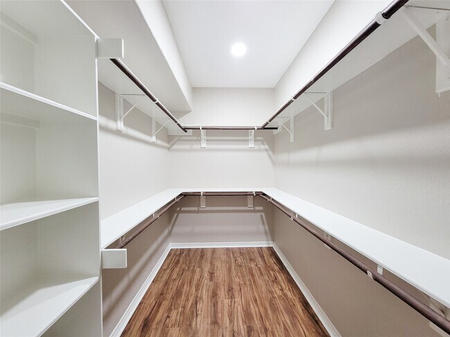 Building Photo - 23111 Broad Spgs Ct