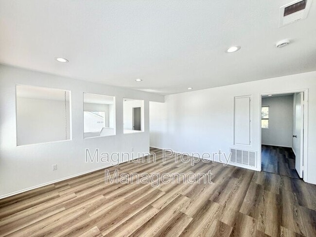 Building Photo - 43391 Calle Morita