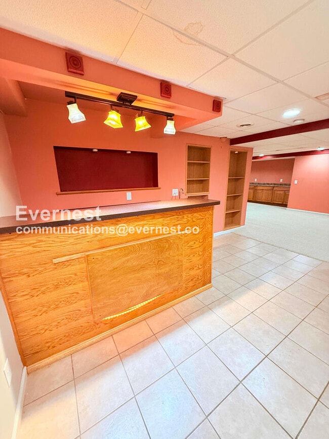 Building Photo - 1660 Brookdale Dr