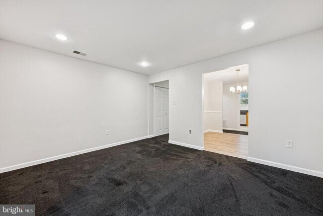 Building Photo - 14910 Cherrywood Dr