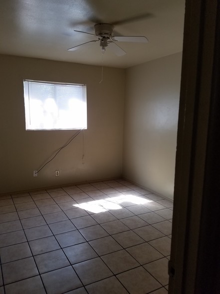 Building Photo - 605 Bustamante St