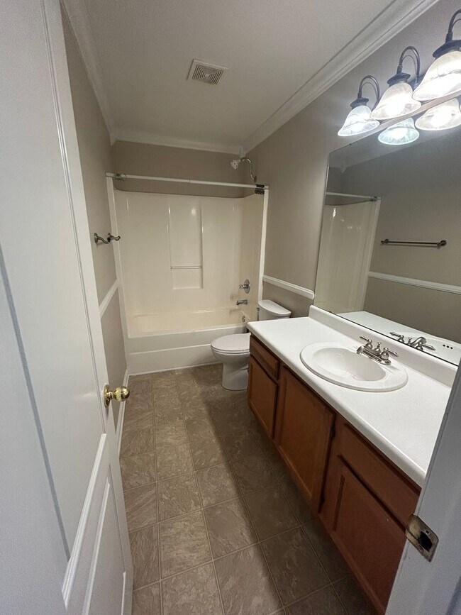 Building Photo - 5988 Vinemont Dr NW