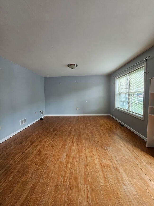 Building Photo - 505 Indian Rock Cir