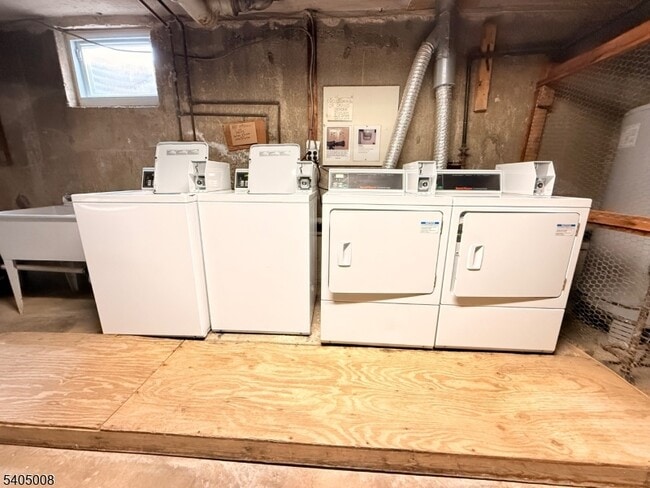 Building Photo - 12 Rustic Cir