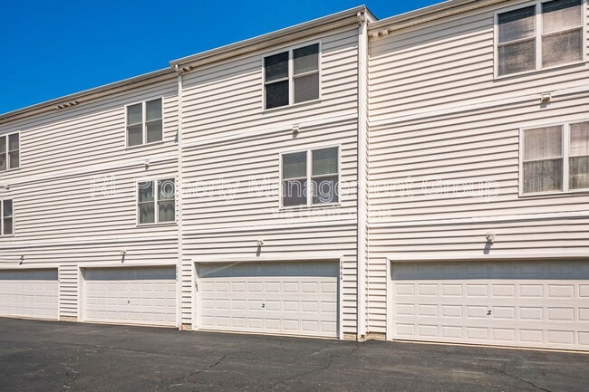 Building Photo - 5964 Woodshire Dr