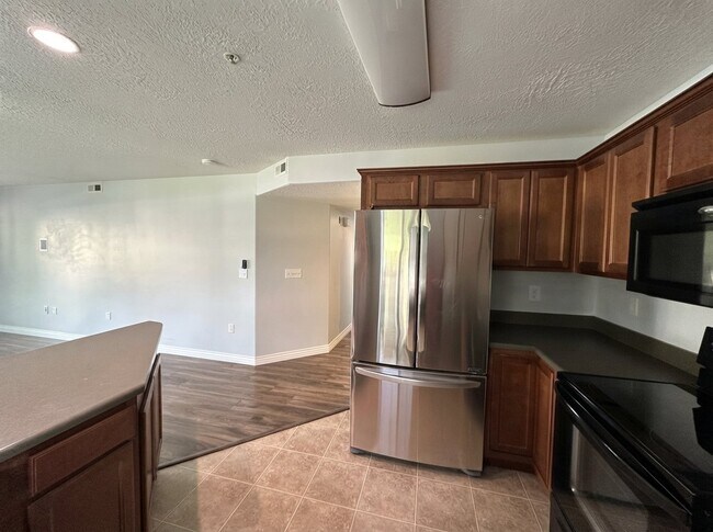 Building Photo - 3842 S Clare Dr