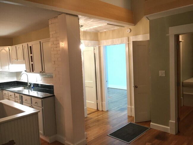 Building Photo - 912 Altavista Avenue